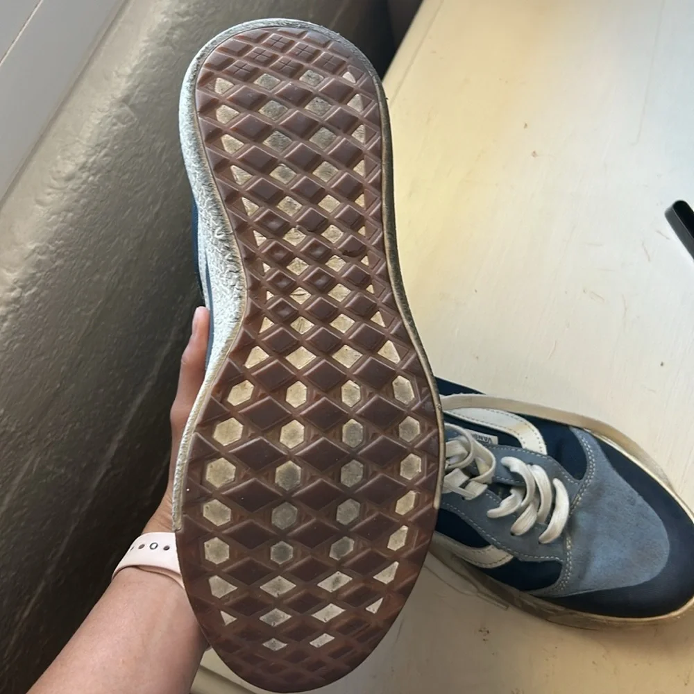 Vans Men's Navy and White Low-Top Sneakers